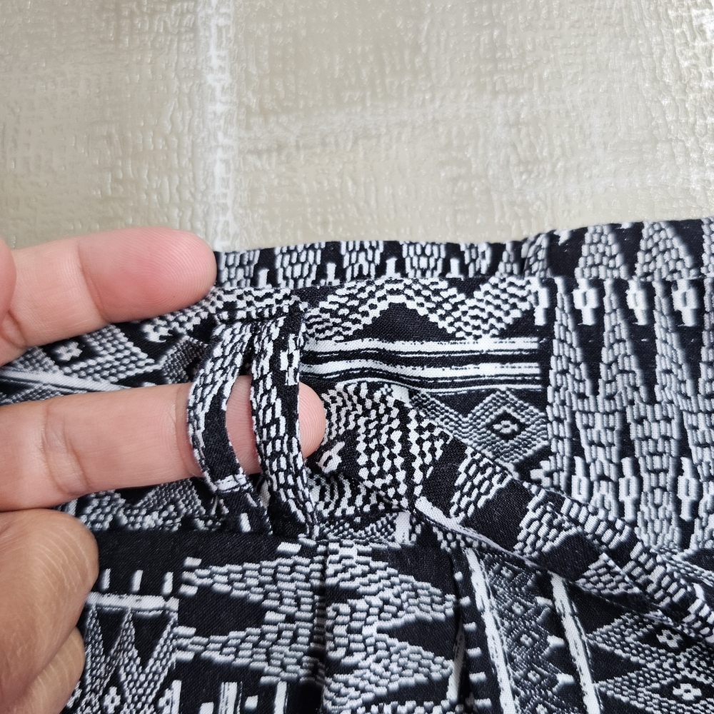 One 5 One Boho Festival Tribal Aztec Rayon Paperbag Pocket Shorts L - Picture 6 of 10